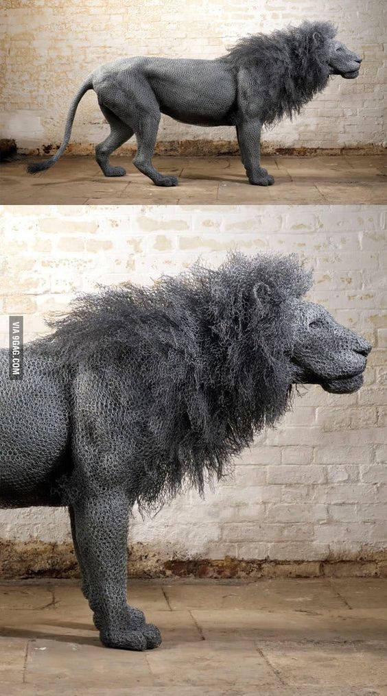 Lion statue made from chicken wire - 9GAG